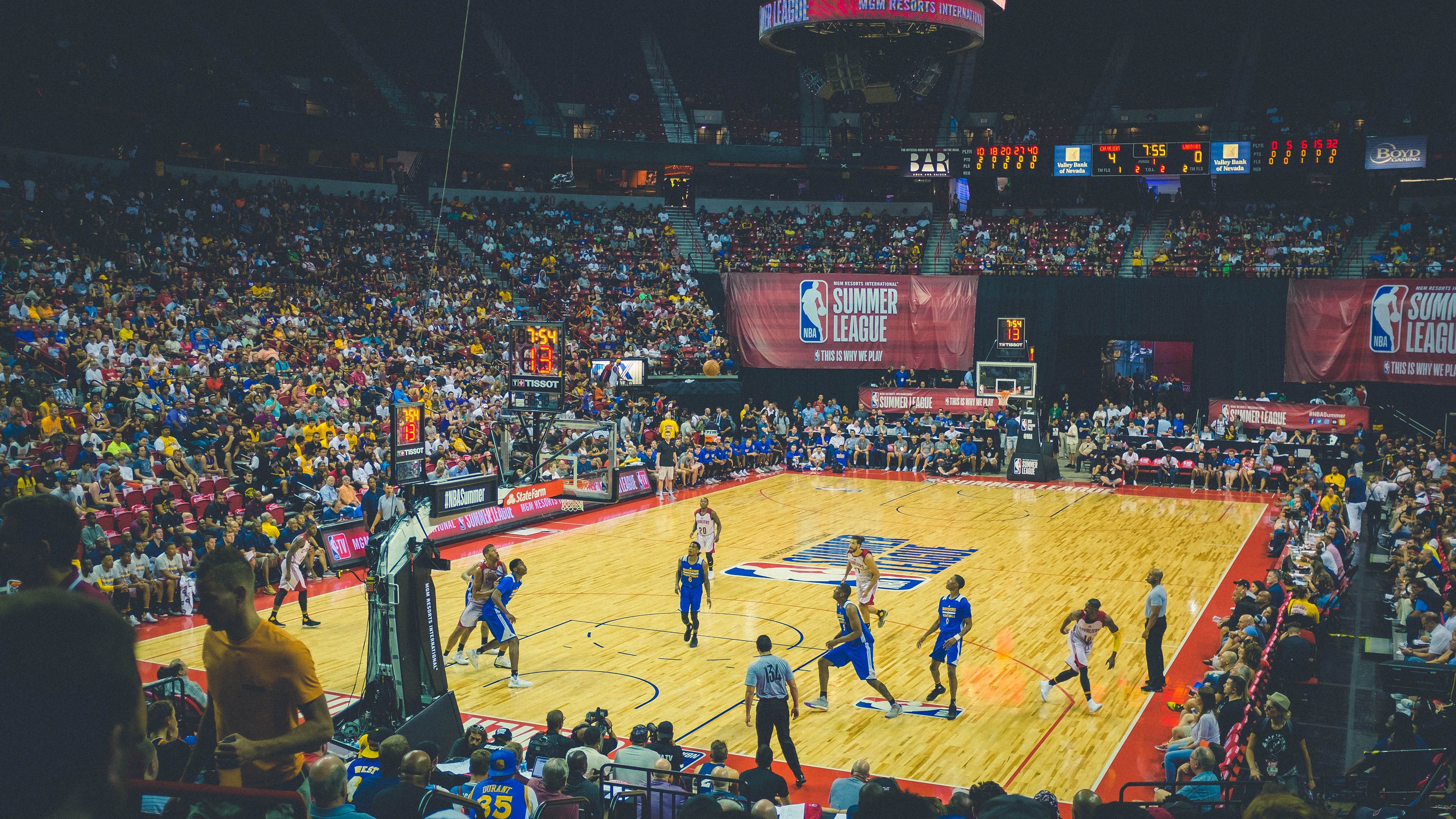 “马科斯·梅特罗的坚韧防守，带领阿根廷美洲狮队迈向新高峰”